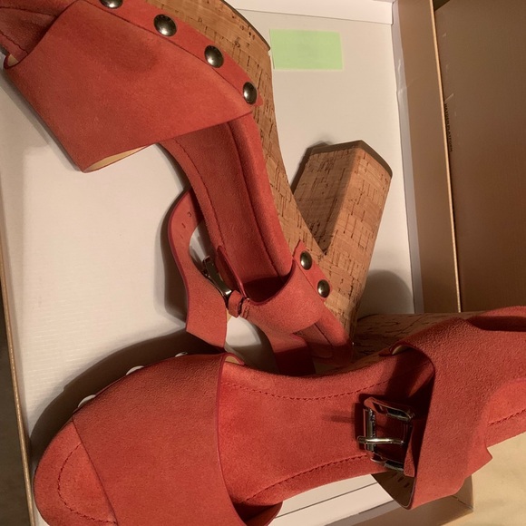 Micheal Kors Hayden Platform Sandals - Brand new. - Picture 2 of 4